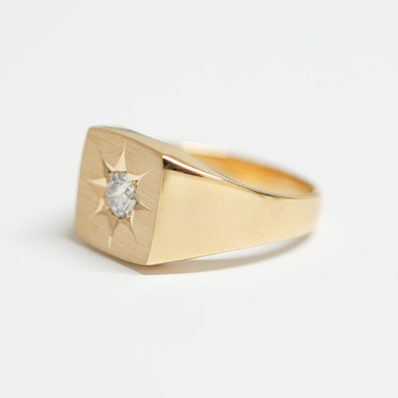 K18   天然ダイヤモンド　0,06ct    印台　リング　7,7g 18金 ダイヤモンド 印台 リング / K18 diamond indai ring 品番