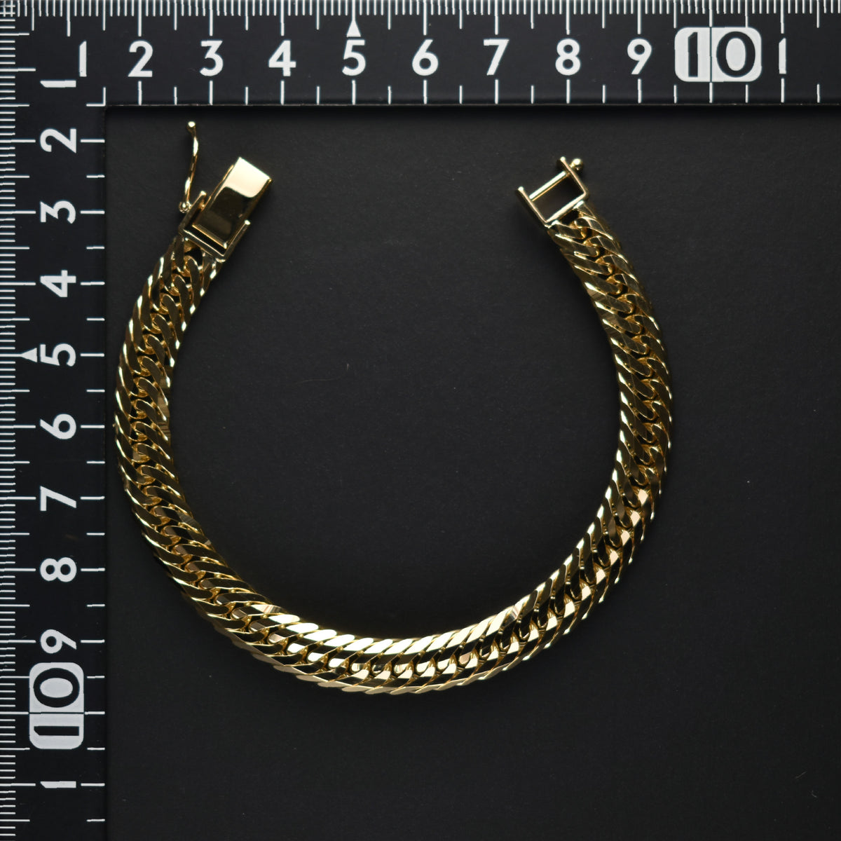 喜平 ブレスレット K18 トリプル12面 31g 18cm 造幣局検定刻印入り 楽天市場】喜平 ブレスレット K18 トリプル 12面 30g 18cm 造幣局検定