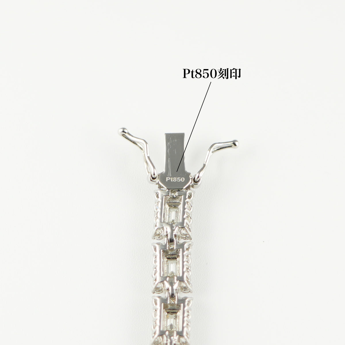 ダイヤモンド付ブレスレット(全周) Pt900枠 Pt850(金具部分一部) 幅約