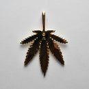 ペンダントトップ 大麻草 K18 ダイヤ付