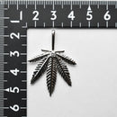 ペンダントトップ 大麻草 Pt900 ダイヤ付